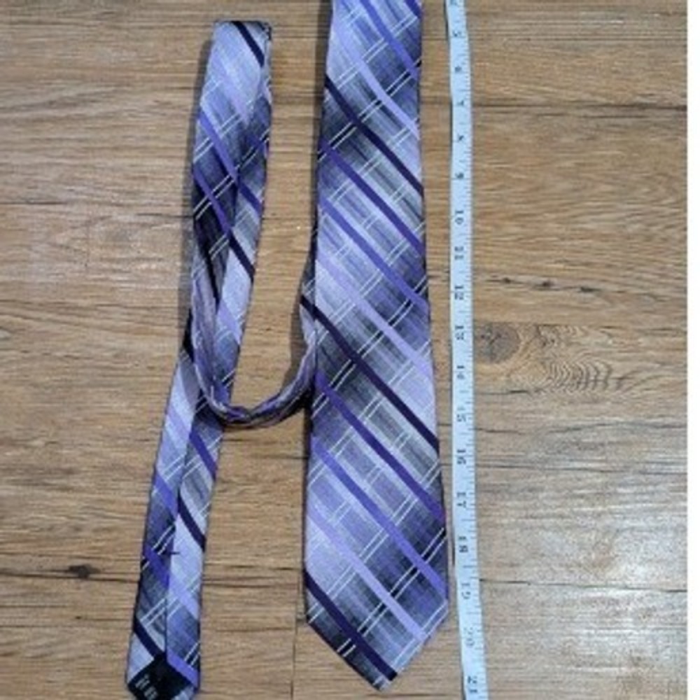 Van Heusen Mens Purple Grey Plaid Striped 100% Silk Necktie Tie
